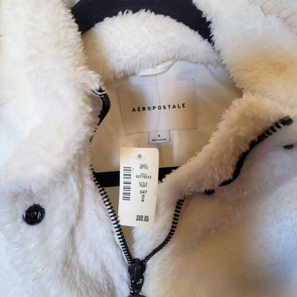 Aéropostale Coat White Sherpa Faux Fur Cropped Jacket Women’s - Size Small NWT - Picture 10 of 11